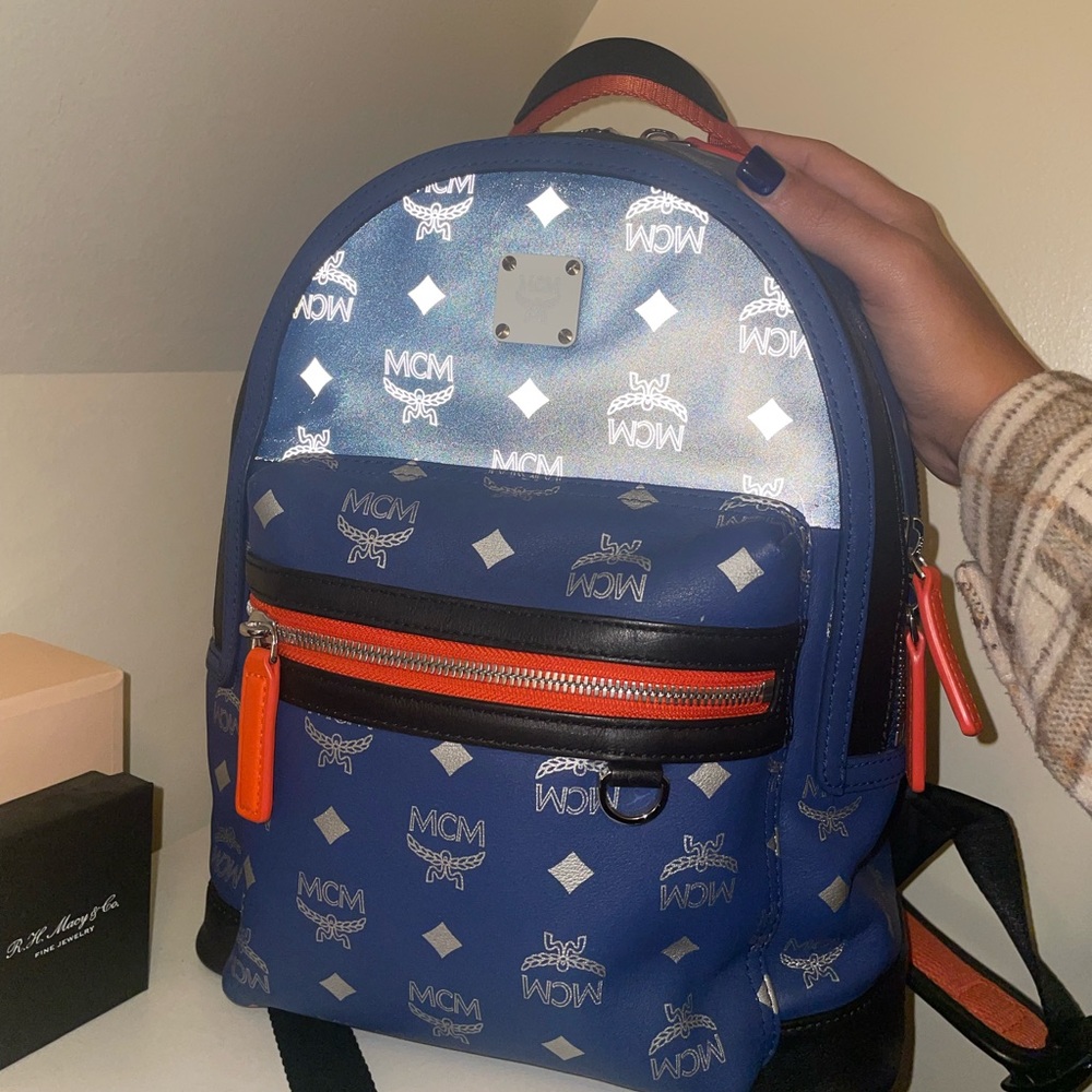 Backpack - Picture 3 of 3